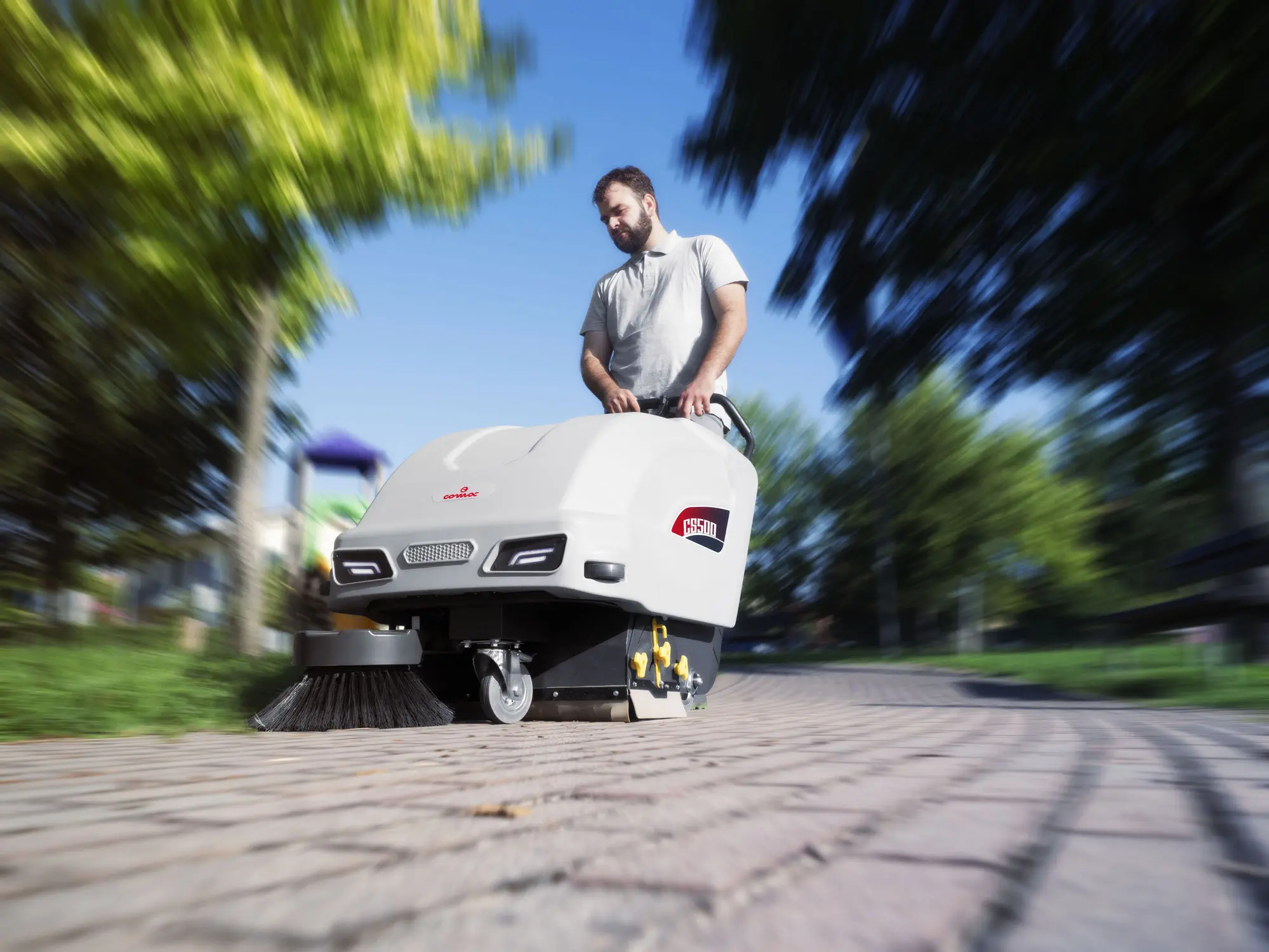 Walk-behind sweeper CS500 Comac spa product image 2