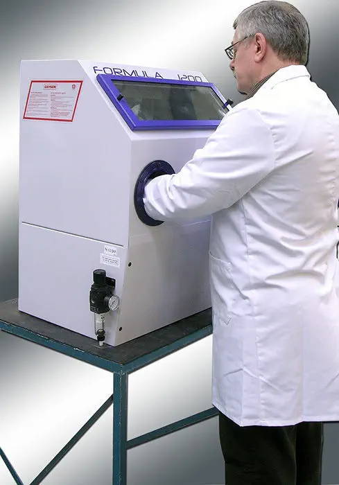 Suction blast cabinet Formula 1200 GUYSON product image 4